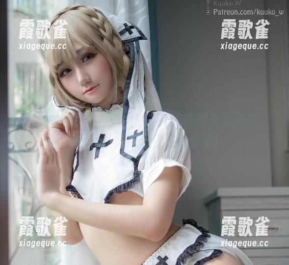 回到校园时光：Kuuko W的校服免费照片，不小心让人想起了课桌爱情！
